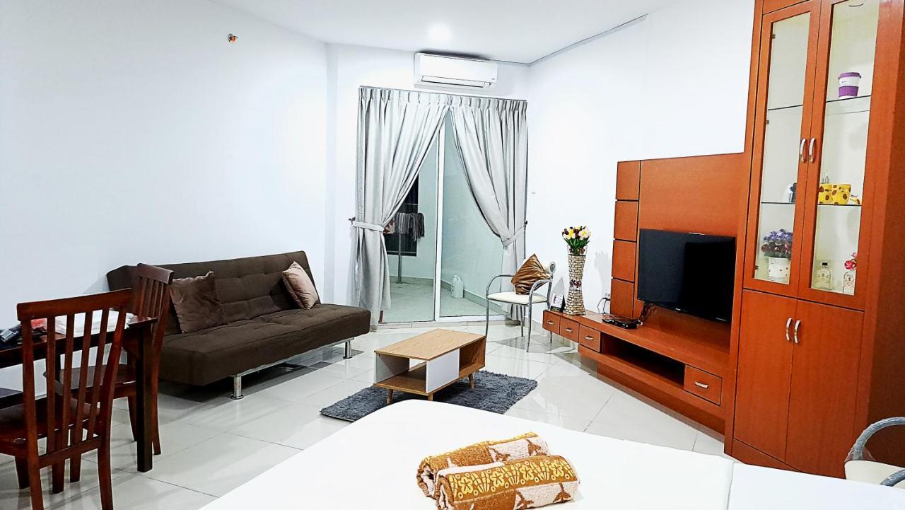 Mansion One Entire House 3 Queenbeds - Spacious Balcony Seaview Джордж Таун Екстериор снимка